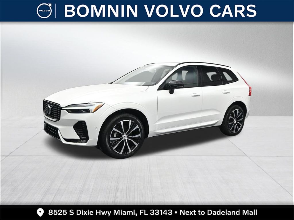 2024 Volvo XC60 B5 Plus Dark Theme AWD's photo