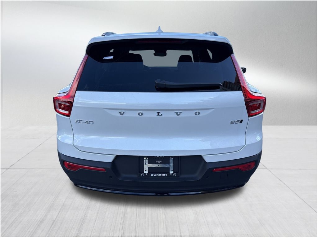 New 2026 Volvo XC40 B5 Plus SUV