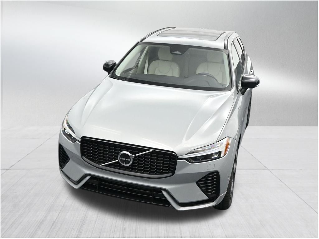 2025 Volvo XC60 Plus - Photo 13