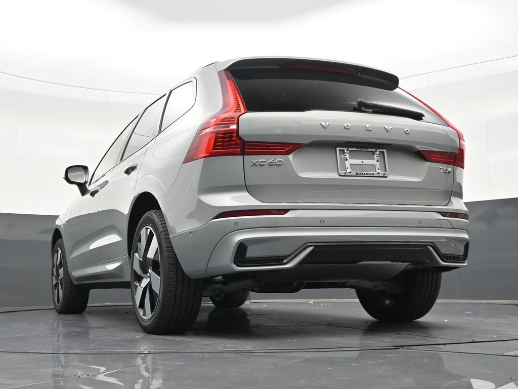 2025 Volvo XC60 Plus - Photo 24