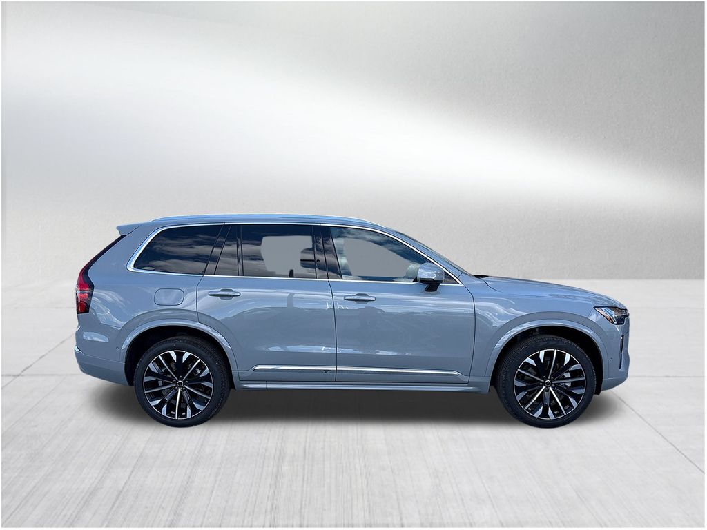 2026 Volvo XC90 Plus photo 4