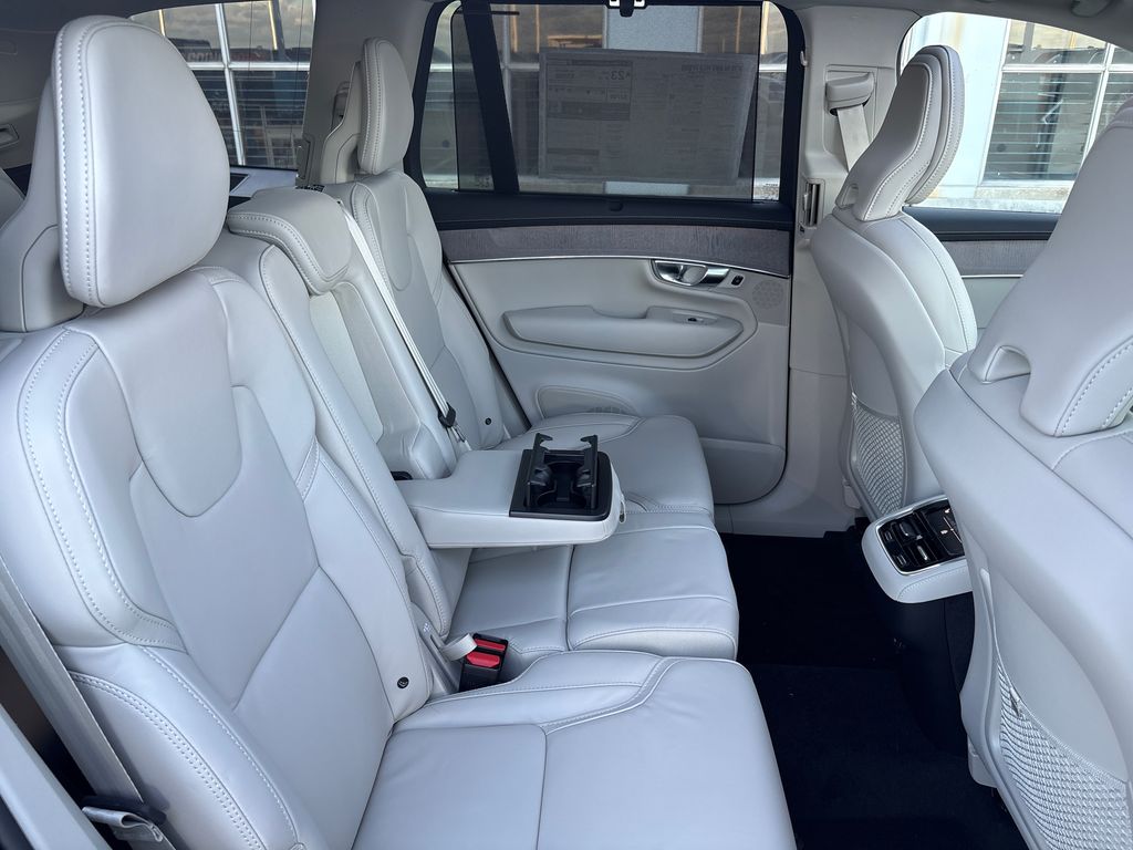2026 Volvo XC90 Ultra - Photo 16