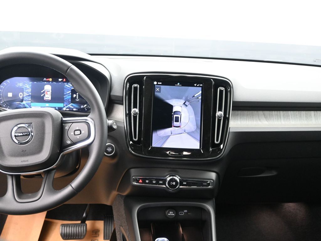 2026 Volvo XC40 Ultra - Photo 12