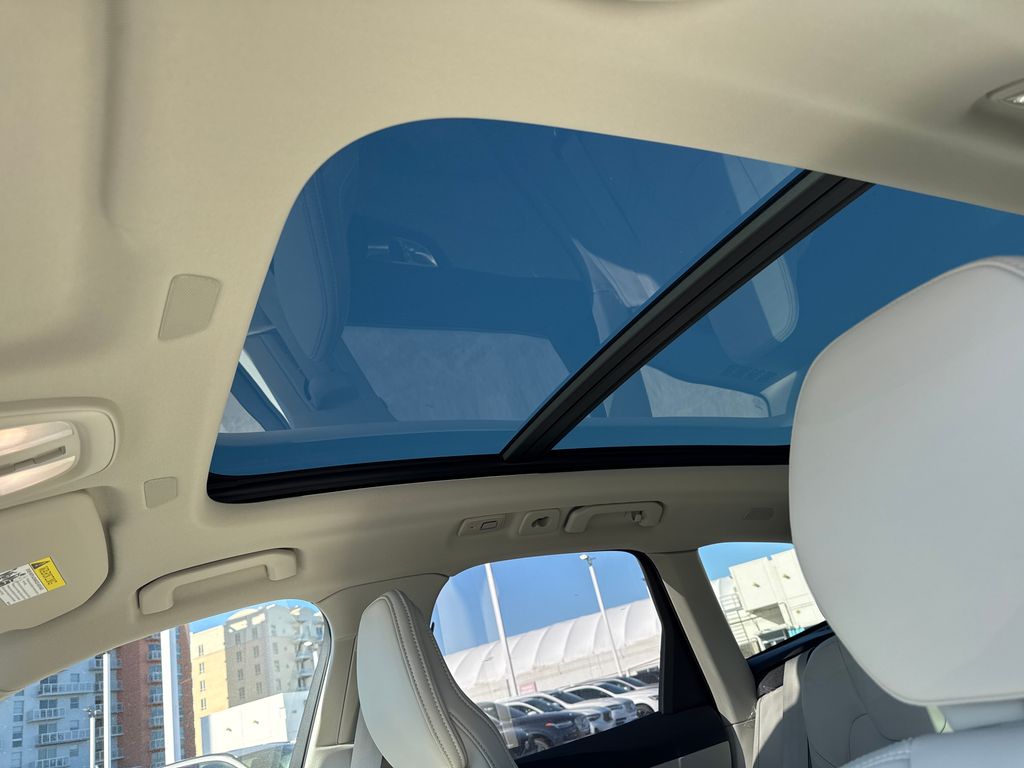 2025 Volvo XC60 Ultra - Photo 14