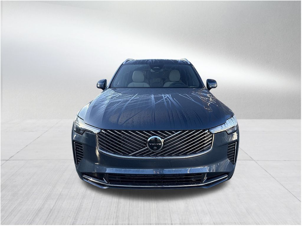 2026 Volvo XC90 Plus photo 2