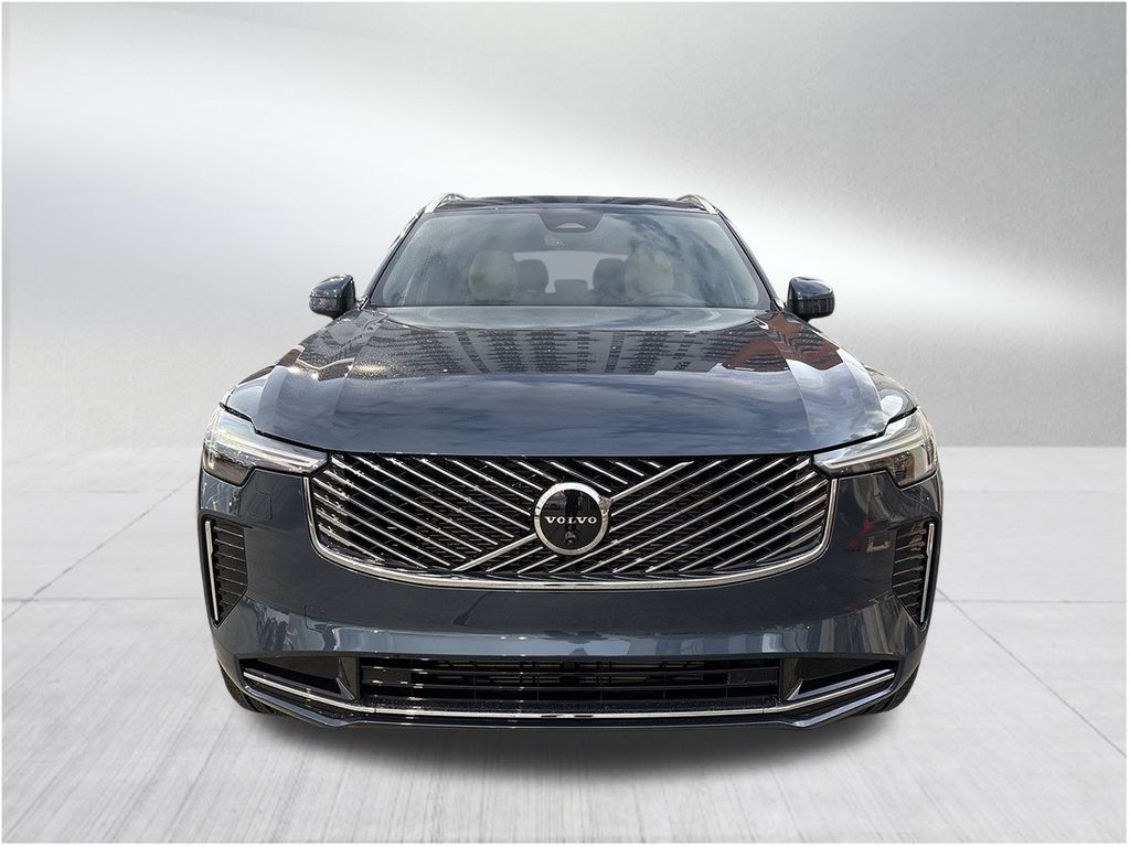2026 Volvo XC90 Plus photo 2