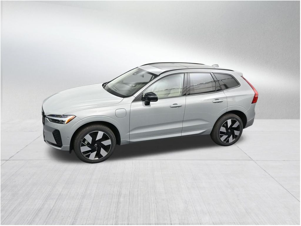 2025 Volvo XC60 Plus - Photo 14