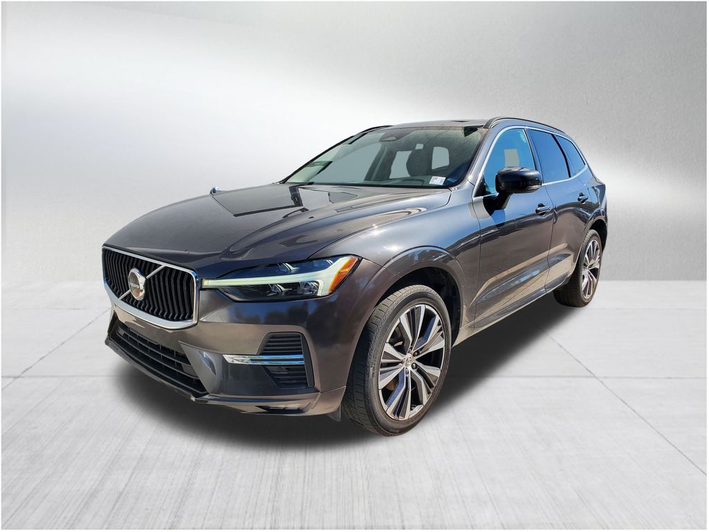 2022 Volvo XC60 B5 Momentum photo 2
