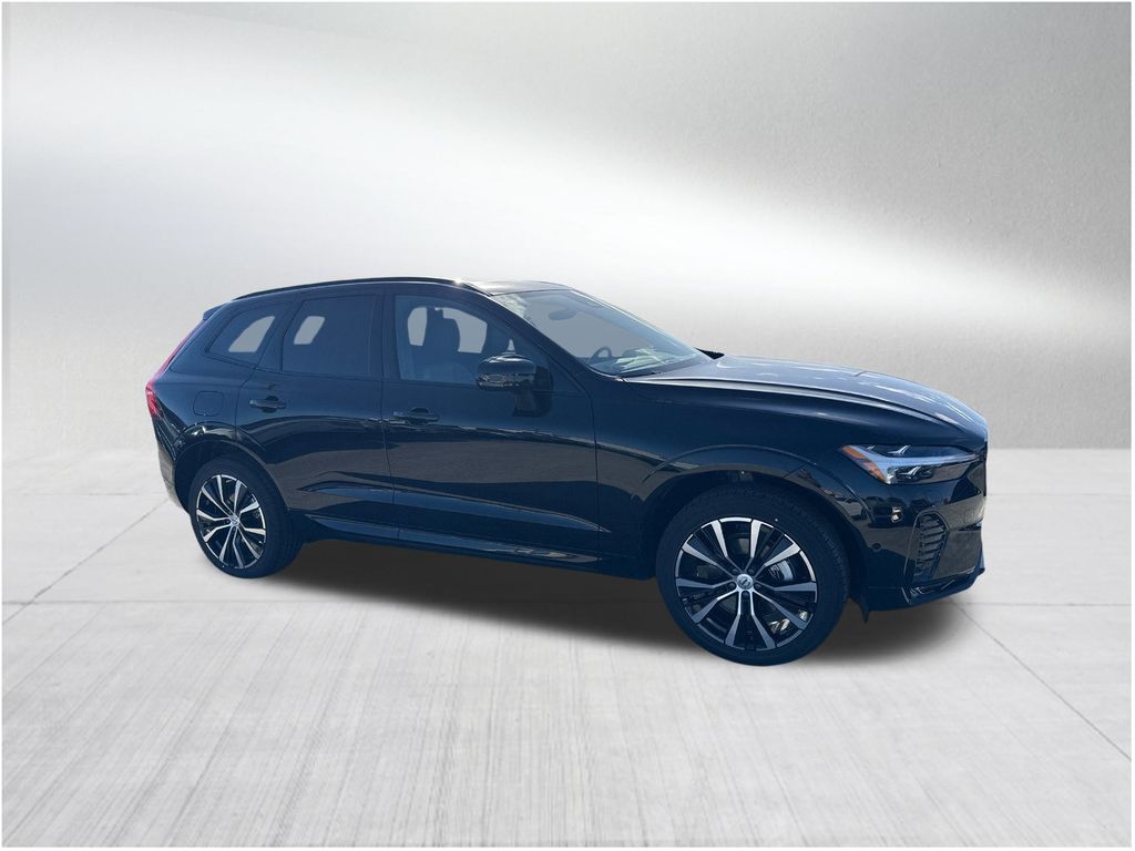 2025 Volvo XC60 B5 Plus photo 3