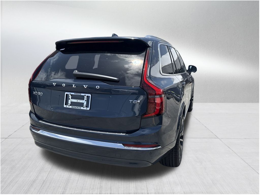 2026 Volvo XC90 T8 Plus photo 4
