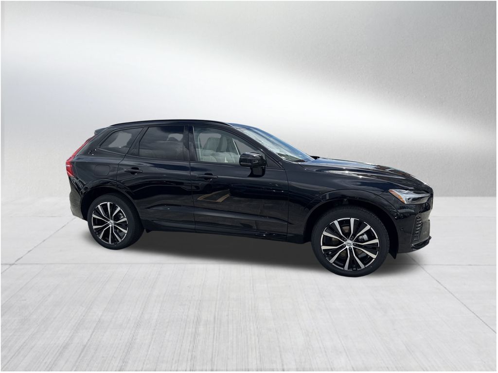 2025 Volvo XC60 B5 Plus photo 3