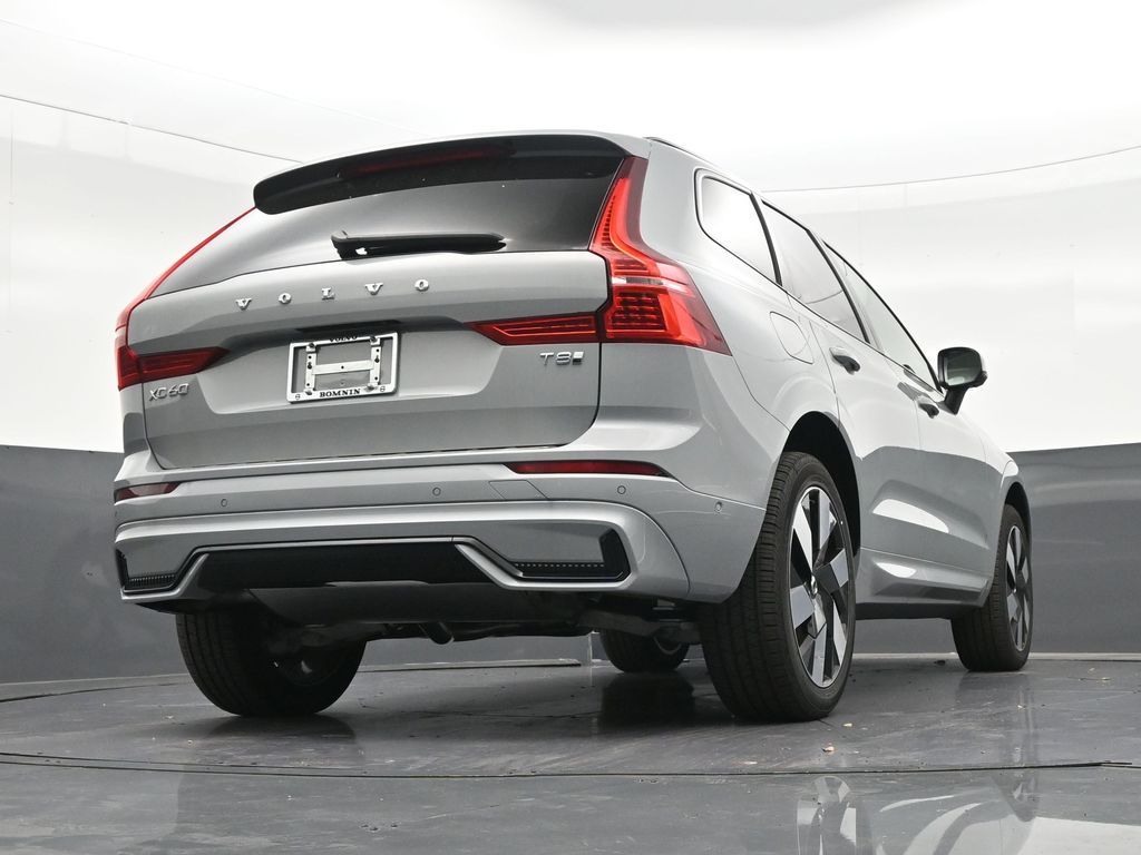 2025 Volvo XC60 Plus - Photo 25