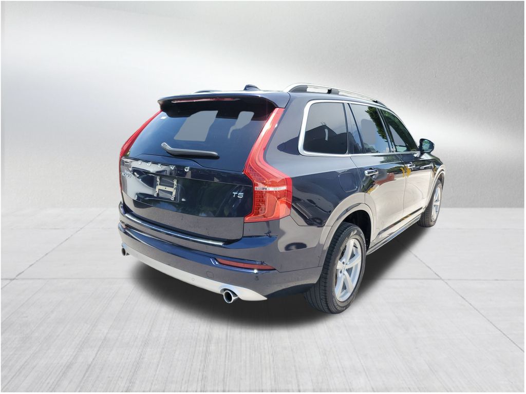 2019 Volvo XC90 T5 Momentum photo 4