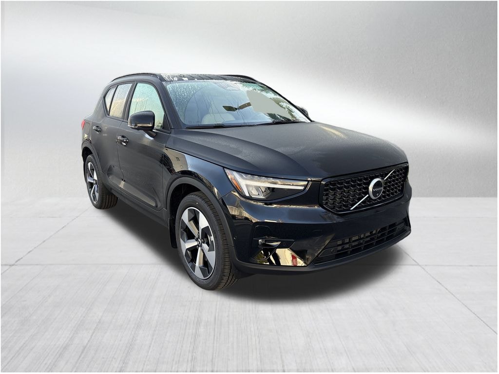 New 2026 Volvo XC40 B5 Plus SUV