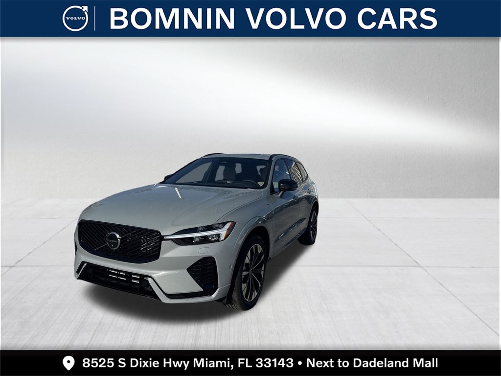 2026 Volvo XC60 Plus's photo