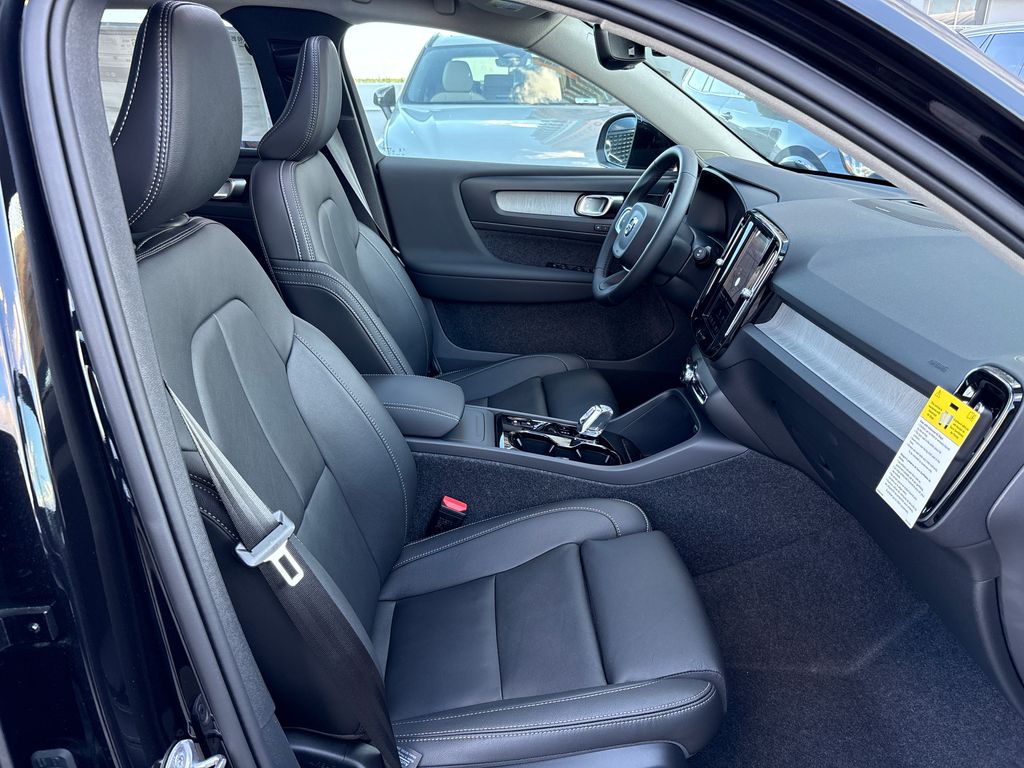 2026 Volvo XC40 Ultra - Photo 14