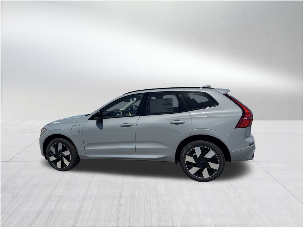 2025 Volvo XC60 T8 Plus photo 2