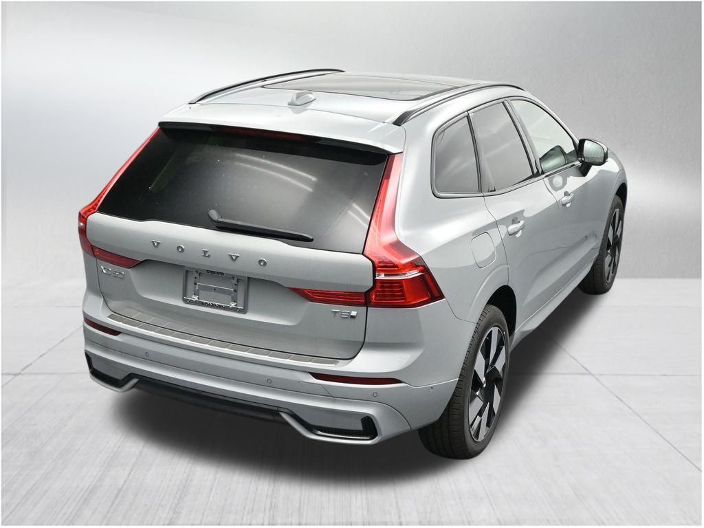 2025 Volvo XC60 Plus - Photo 17