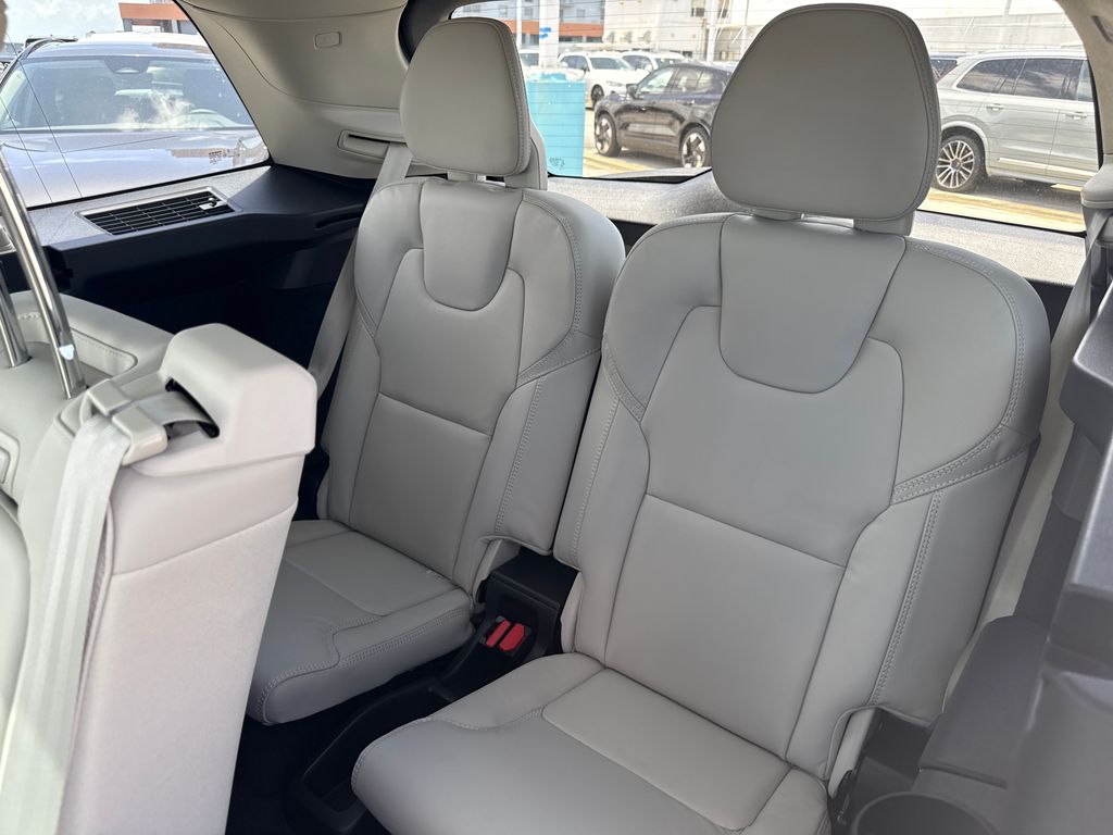 2026 Volvo XC90 Ultra - Photo 7