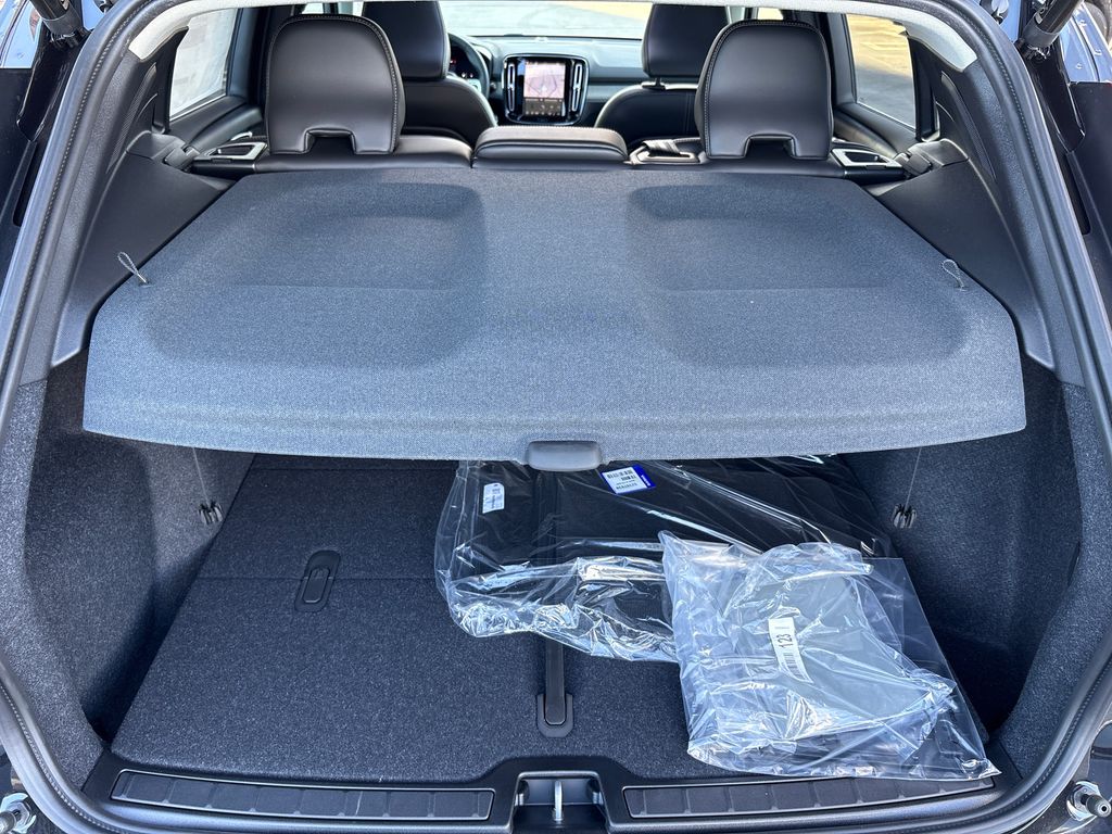 2026 Volvo XC40 Ultra - Photo 17