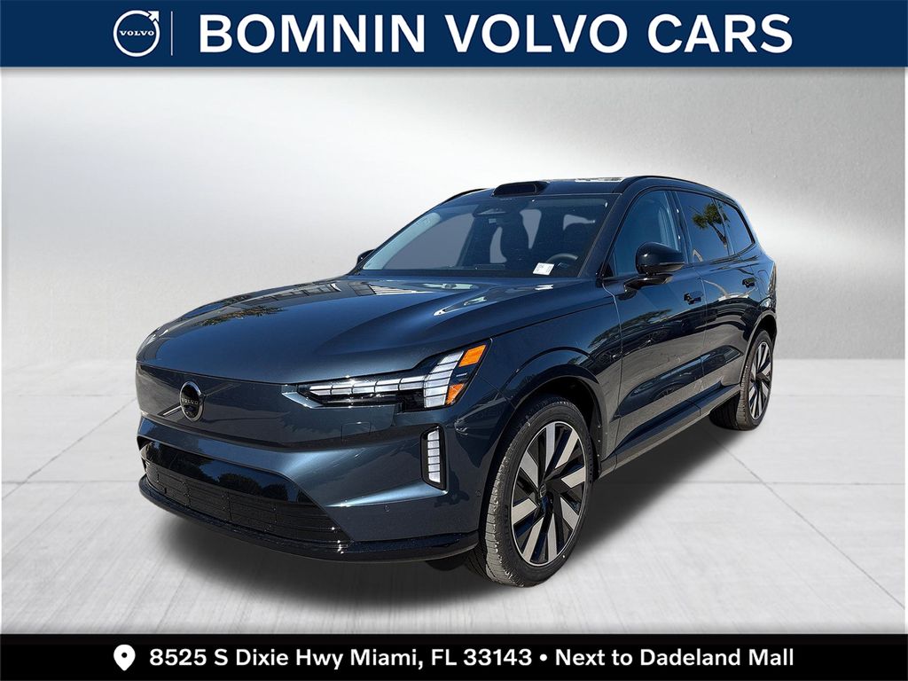2025 Volvo EX90 Plus's photo