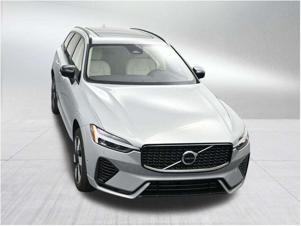 2025 Volvo XC60 Plus - Photo 20