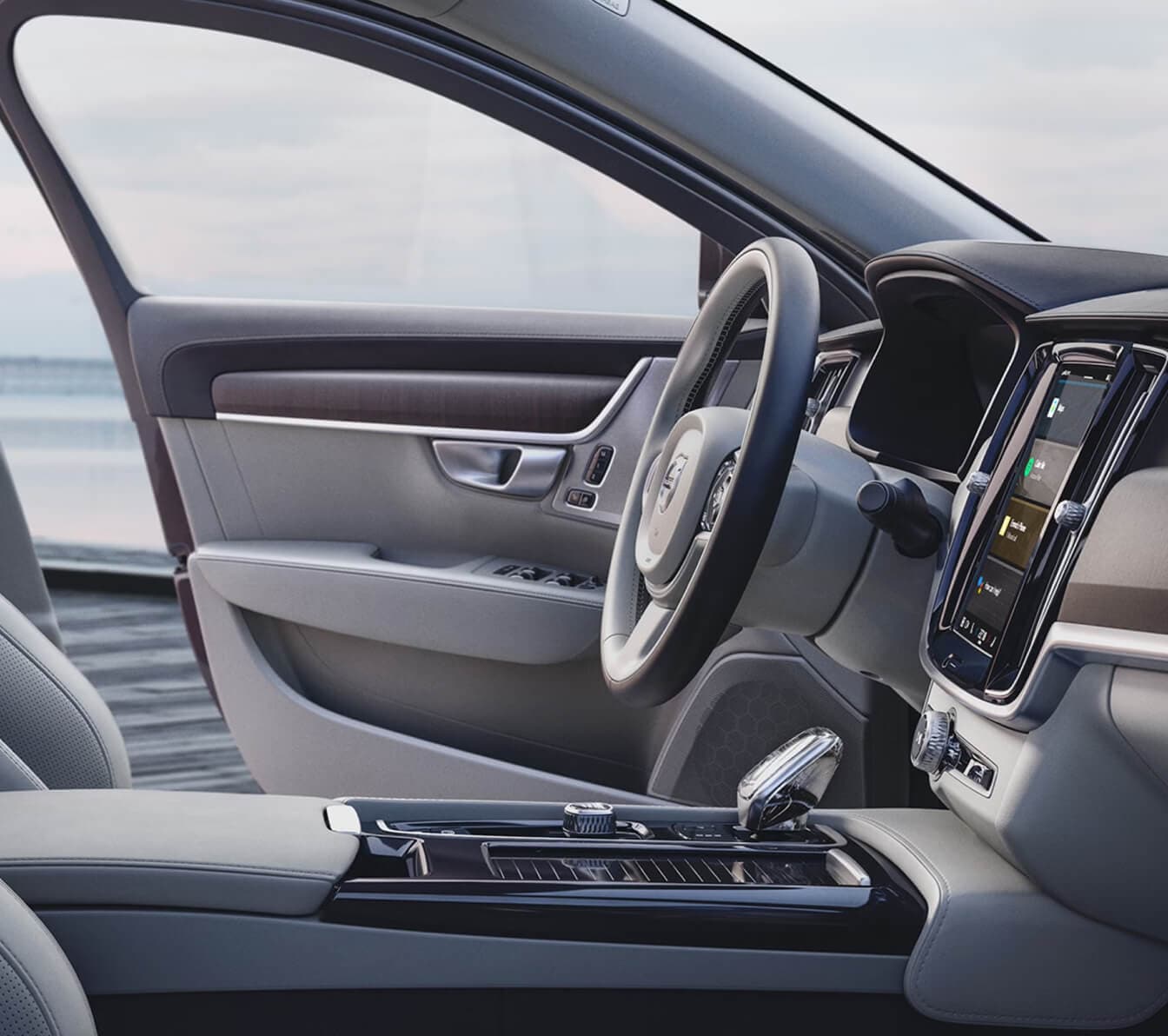 Volvo S90 PHEV Configurations and Interior Design