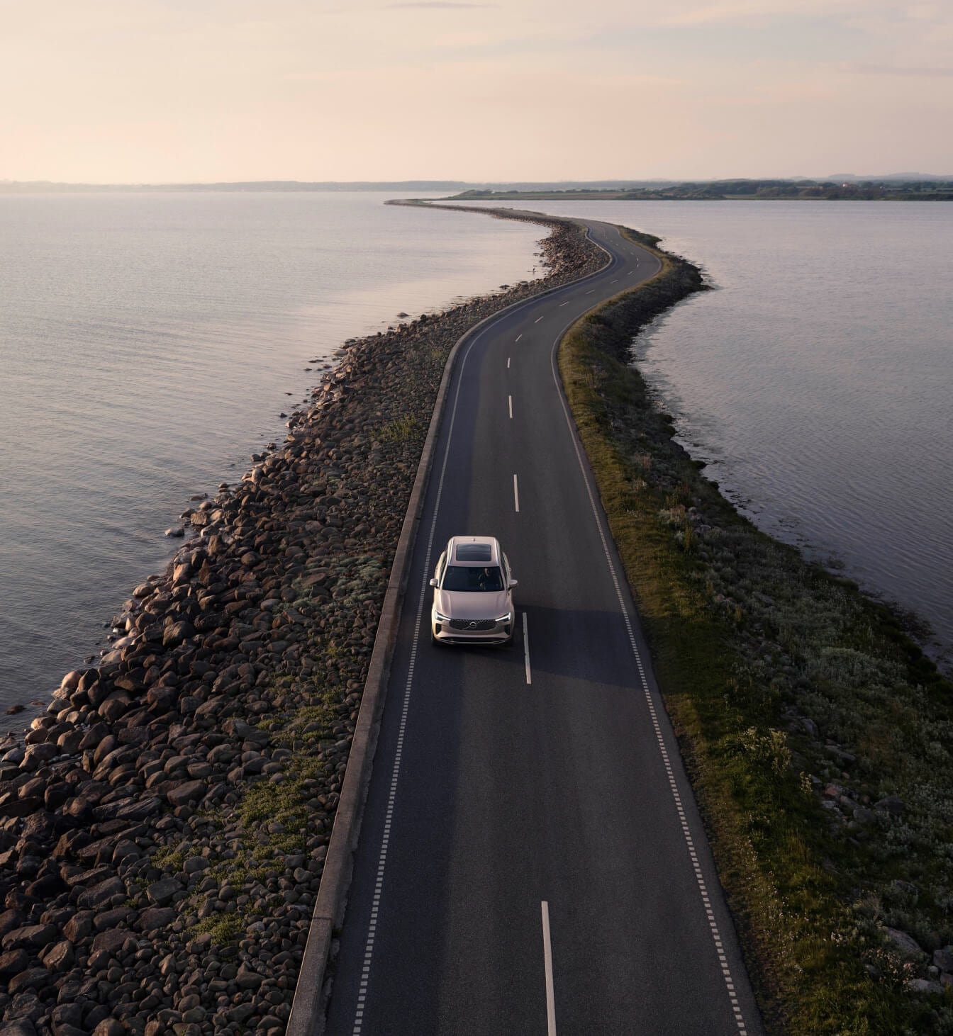 2025 Volvo XC90 vs. 2025 Audi Q7 Safety & Reliability