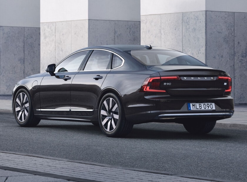 Volvo S90 vs. Audi A6