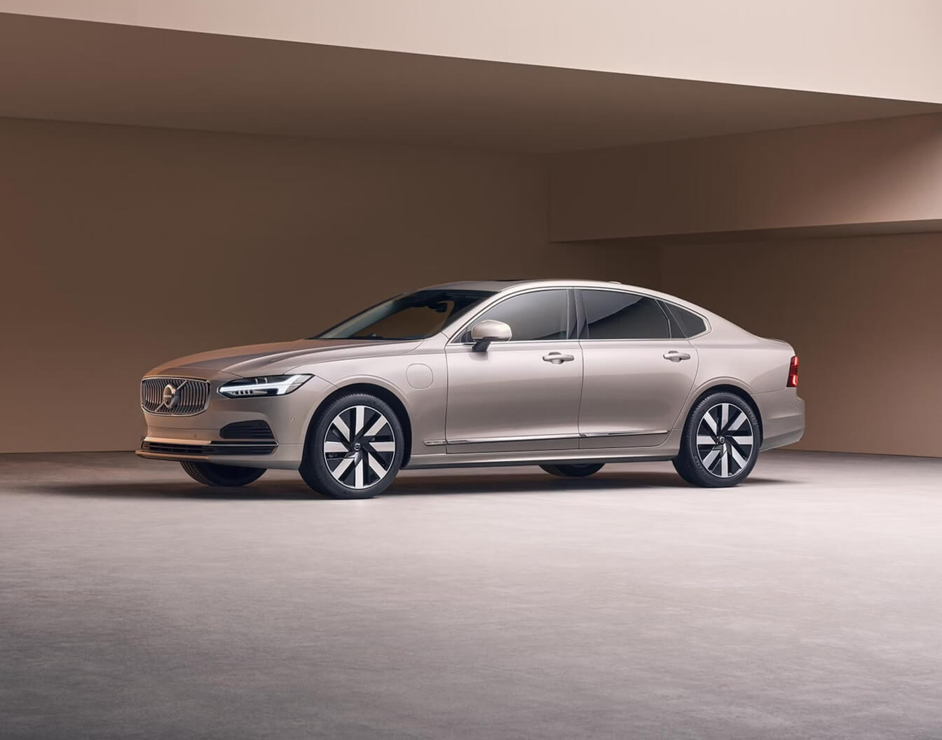 Indulge in Electrified Savings in a 2025 Volvo S90 Plug-In Hybrid for Sale