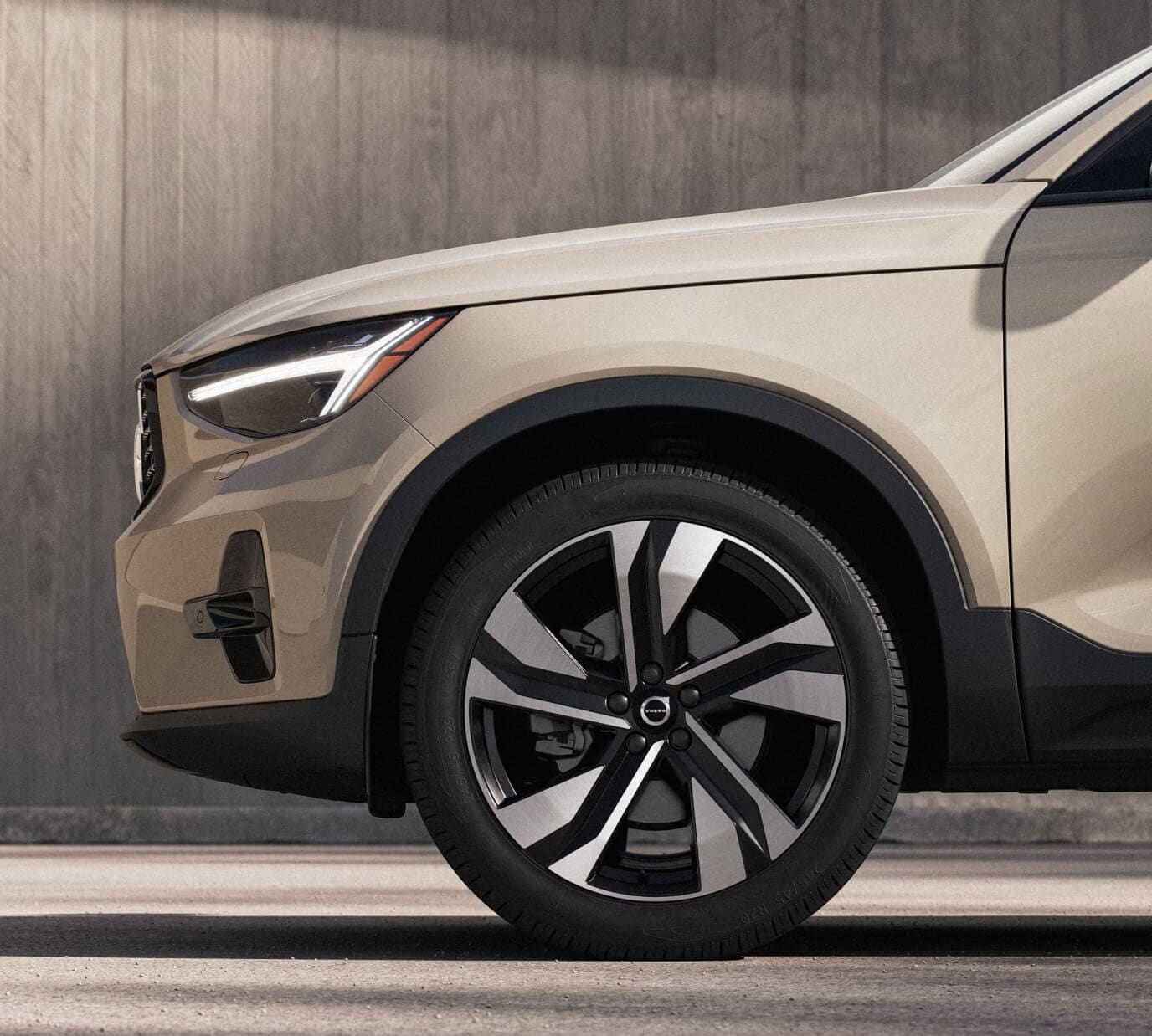2026 Volvo XC40 vs. 2026 BMW X1 Series Safety & Reliability