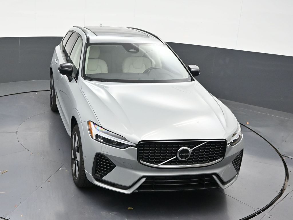 2025 Volvo XC60 Plus - Photo 20