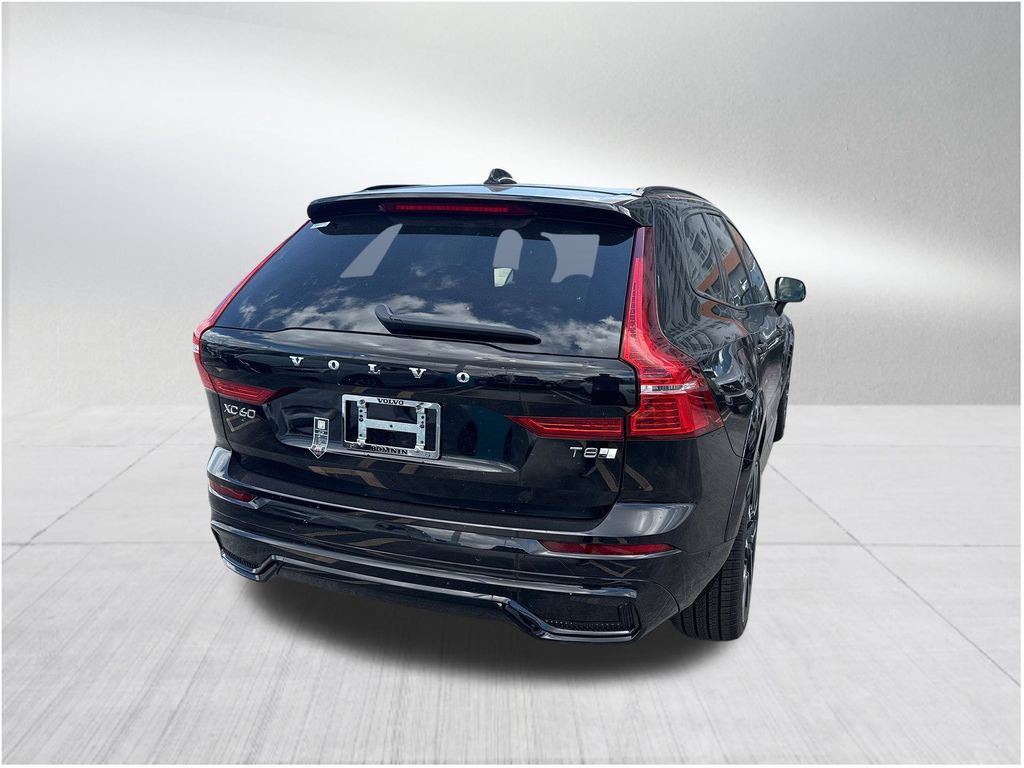 2025 Volvo XC60 Hybrid T8 photo 4