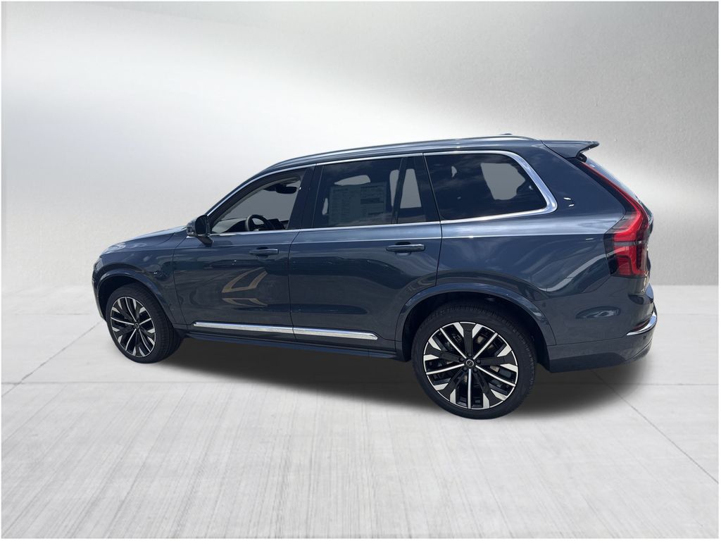 2026 Volvo XC90 B5 Core photo 2