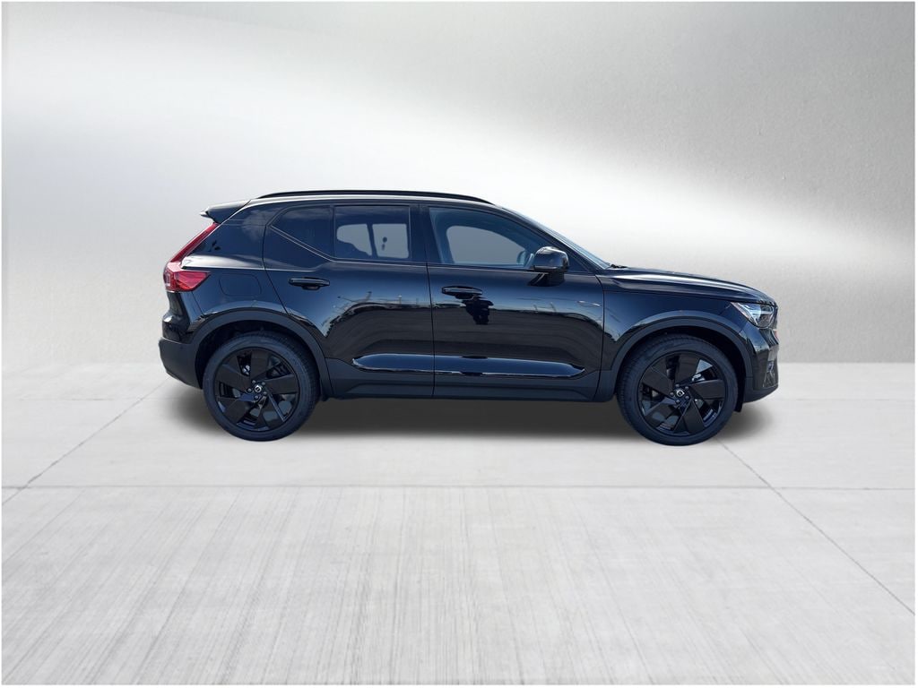 New 2026 Volvo XC40 B5 Ultra SUV