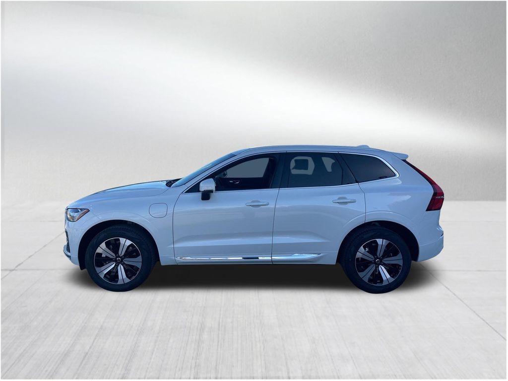 2023 Volvo XC60 Recharge Hybrid Core photo 4