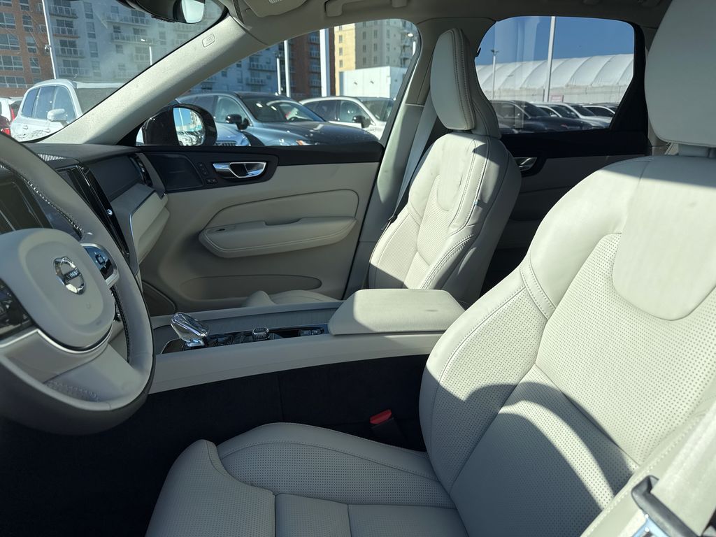 2025 Volvo XC60 Ultra - Photo 11