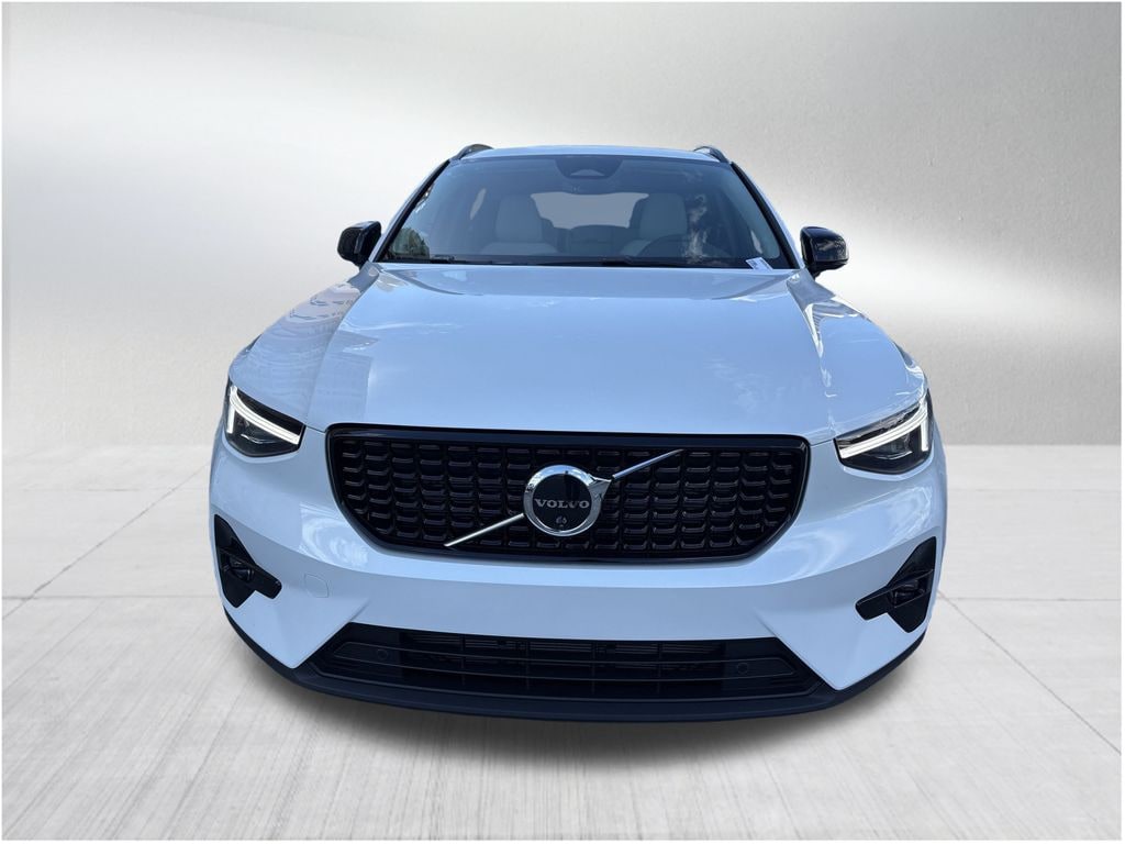 New 2026 Volvo XC40 B5 Plus SUV