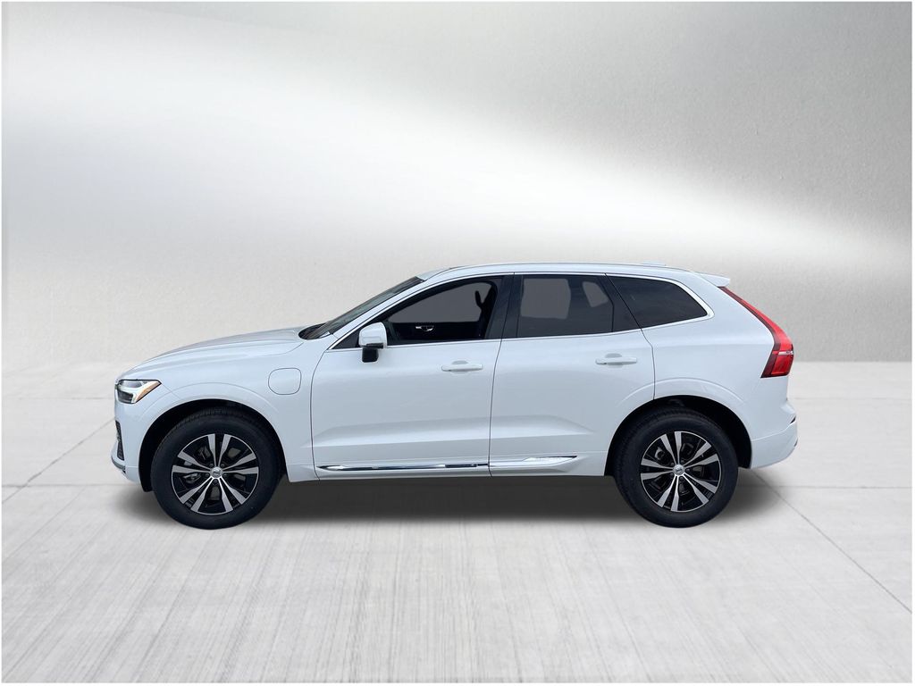 2023 Volvo XC60 Recharge Hybrid Core photo 3
