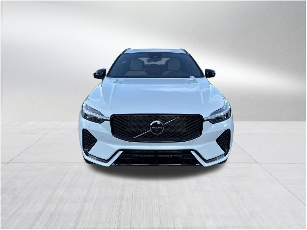 2026 Volvo XC60 B5 Plus photo 2