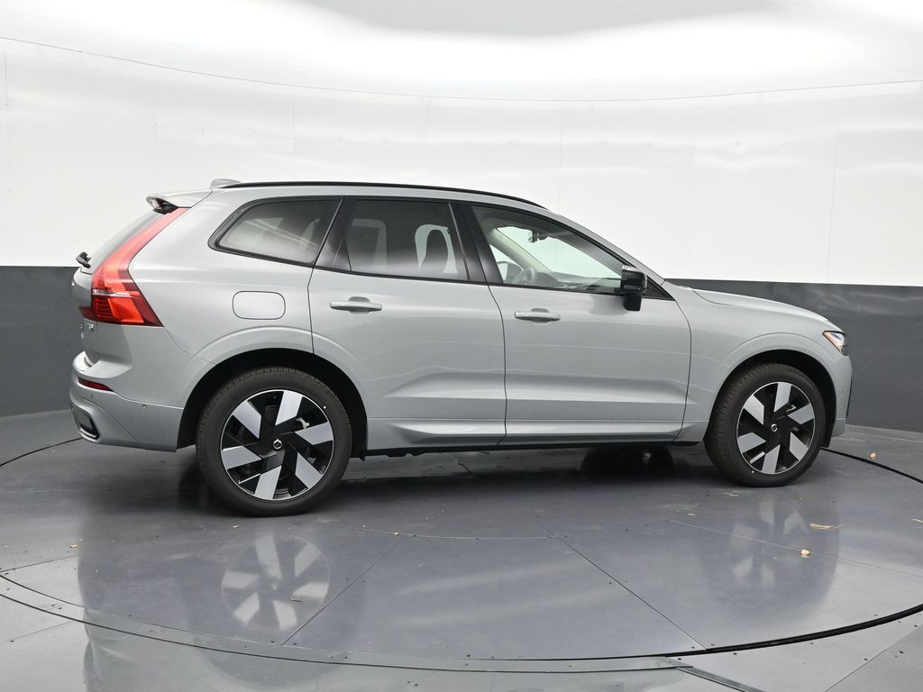 2025 Volvo XC60 Plus - Photo 6