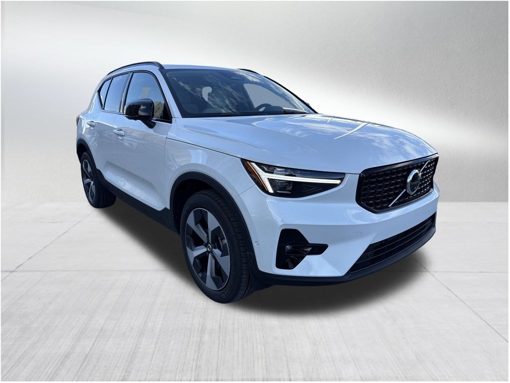 New 2026 Volvo XC40 B5 Plus SUV