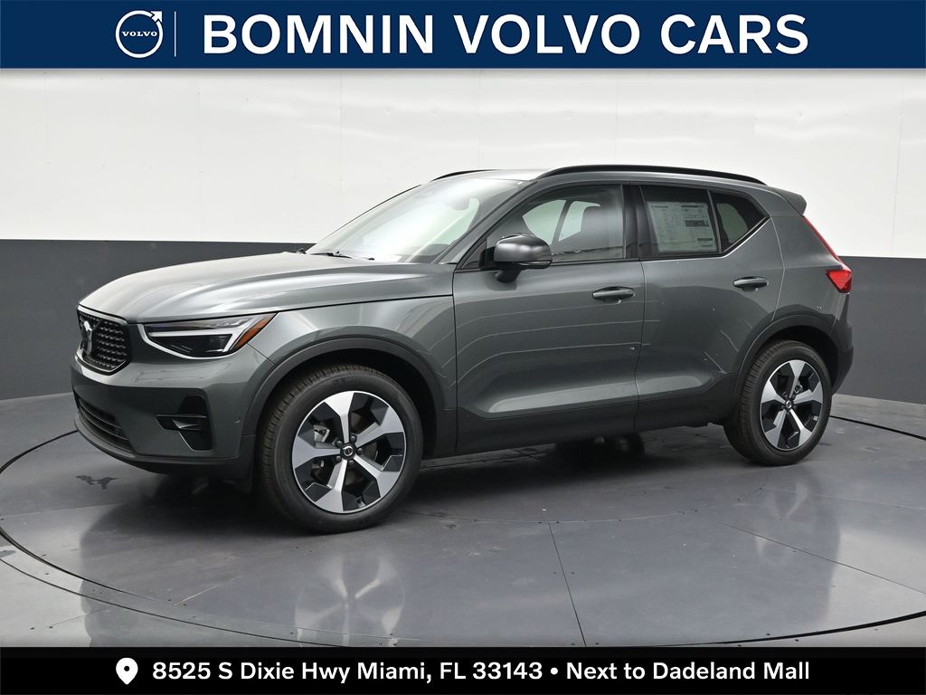 2026 Volvo XC40 Plus