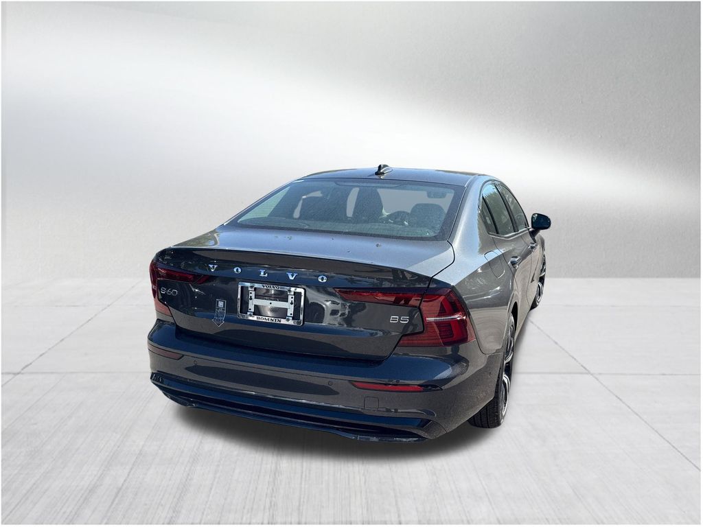 2025 Volvo S60 B5 Plus photo 4