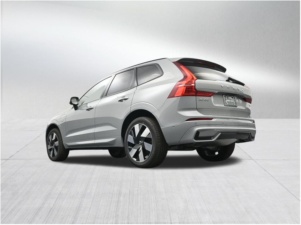 2025 Volvo XC60 Plus - Photo 23