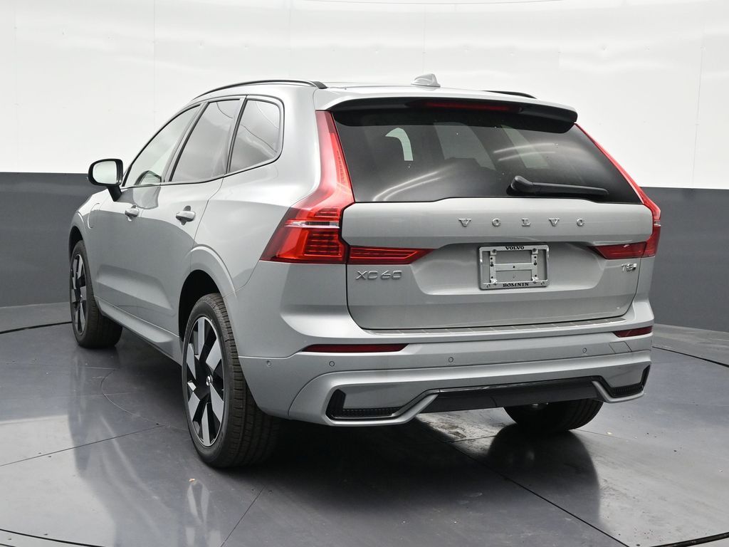 2025 Volvo XC60 Plus - Photo 4