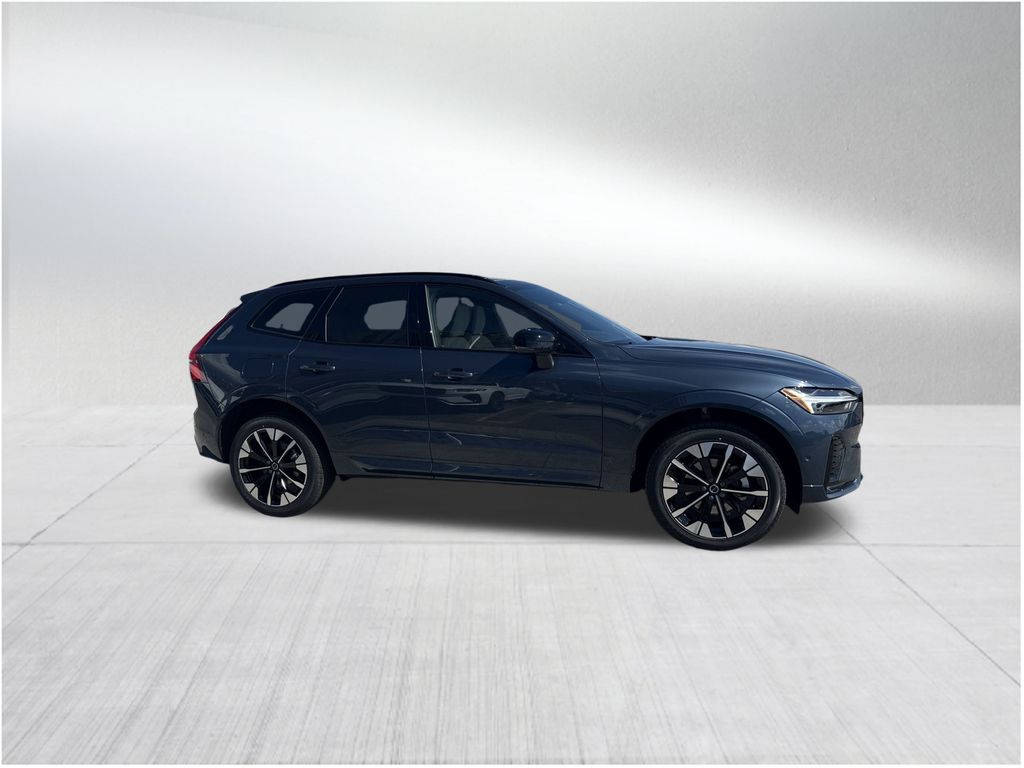 2026 Volvo XC60 B5 Plus photo 3