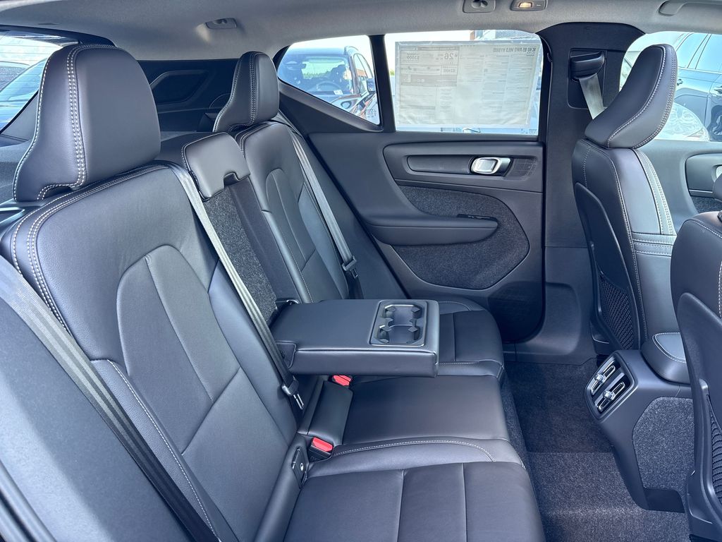 2026 Volvo XC40 Ultra - Photo 15