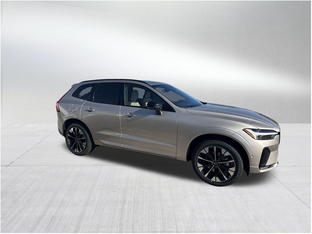 2026 Volvo XC60 B5 Plus photo 3
