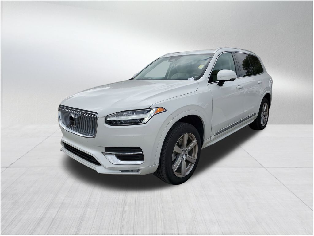 2024 Volvo XC90 B5 Core photo 2